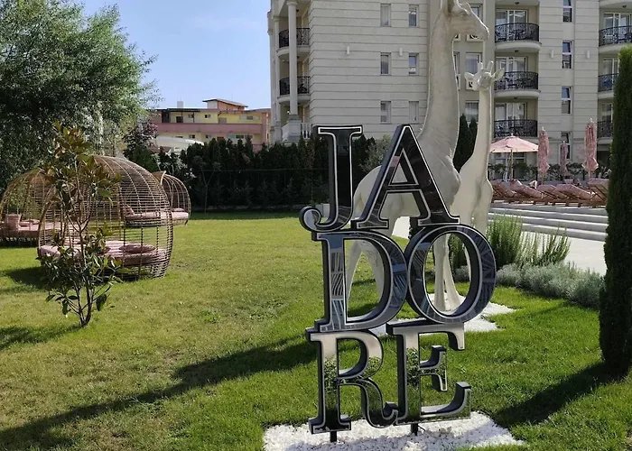 J'adore Secret Garden, Deluxe ساني بيتش